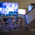 ウェビナー 参加者の満足度を高めるのに必要な機材や環境とは?